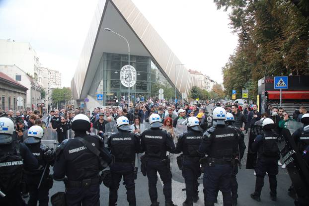 Beograd: Studentski prosvjed i protuprosvjed gra&dstrok;ana ispred RTS-a