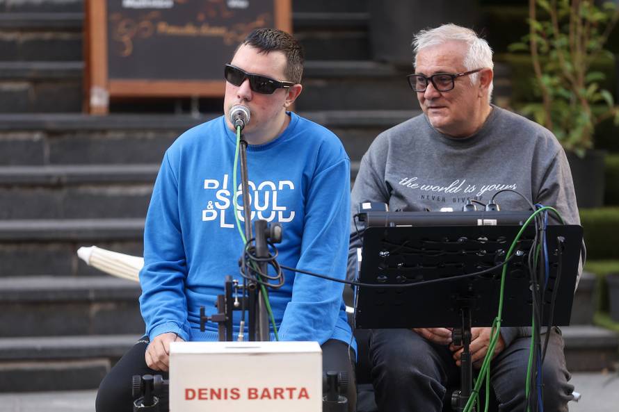 Denis Barta zvijezda Hrvatskog "Supertalenta” pjevao je na sarajevskoj Ferhadiji 