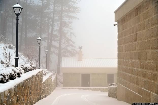 Na Biokovu pao novi snijeg