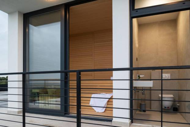 FOTO To je san snova za svakog muškarca! 'Vatreni' je izgradio vilu koja ima nogometni teren