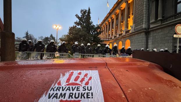 Beograd: Službeno počeo najveći prosvjed u Srbiji "15. za 15"