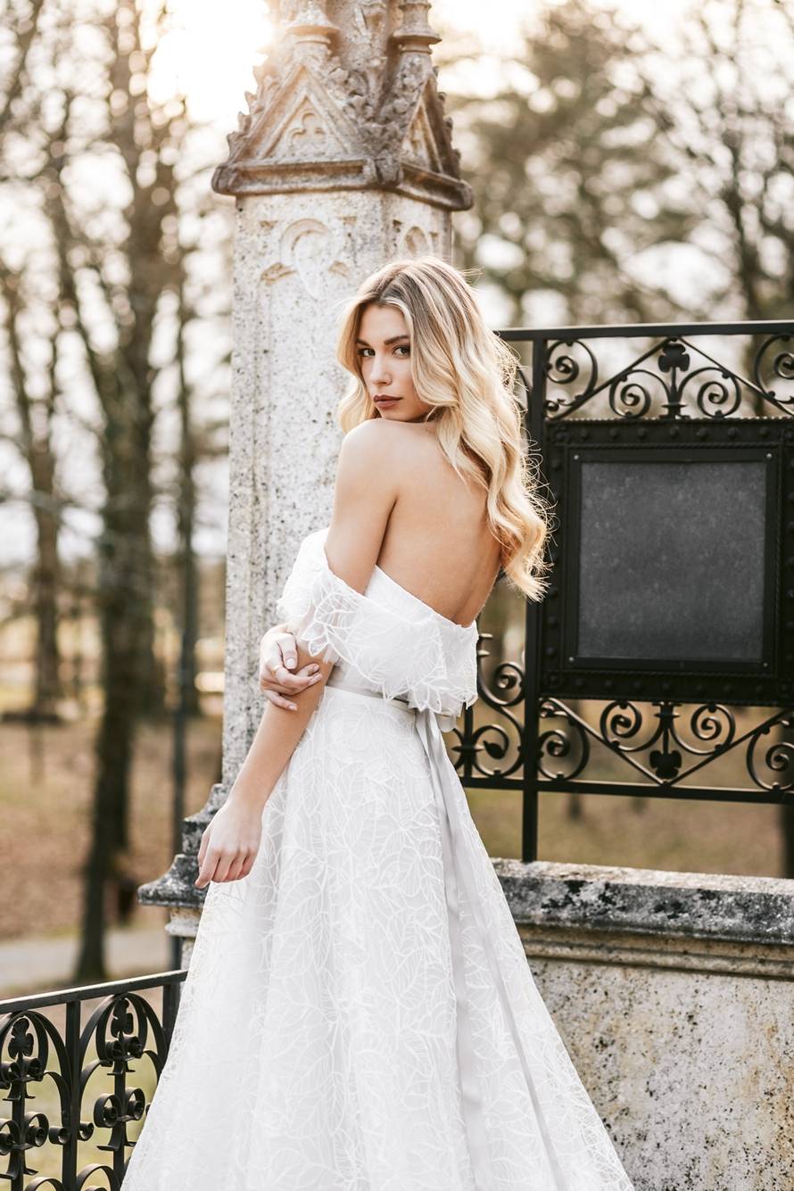 Romantične Alduk vjenčanice krase volani i otvorena ramena