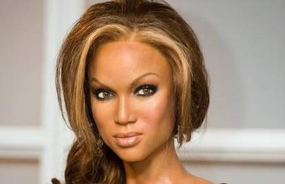 Model Tyra Banks ponosi se svojim bujnim oblinama