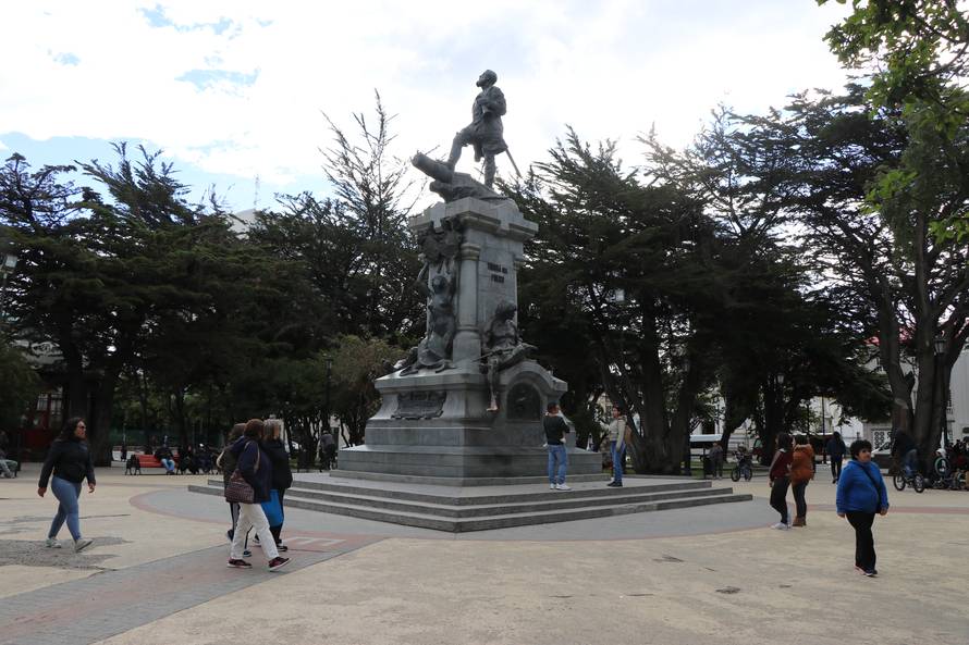 Vjetar nemilice dere, psi šeću i centrom, a napojnicu traže svi