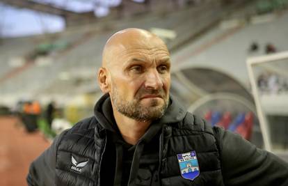 Sopić bez milosti! Zamijenio je igrača nakon samo 27 minuta...