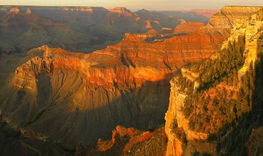 U padu helikoptera kod Grand Canyona poginulo je troje  ljudi