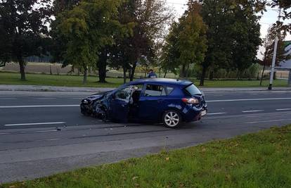 Pijani vozač udario u kombi na Maksimirskoj, još dva auta se sudarila na istoku grada...