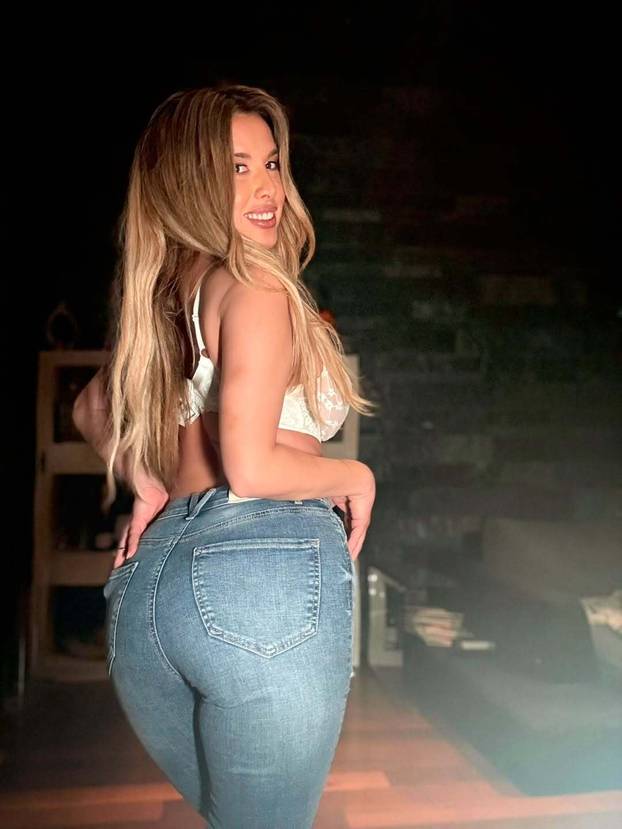 FOTO Nives Celzijus vrućim fotkama u čipkastom grudnjaku raspametila pratitelje