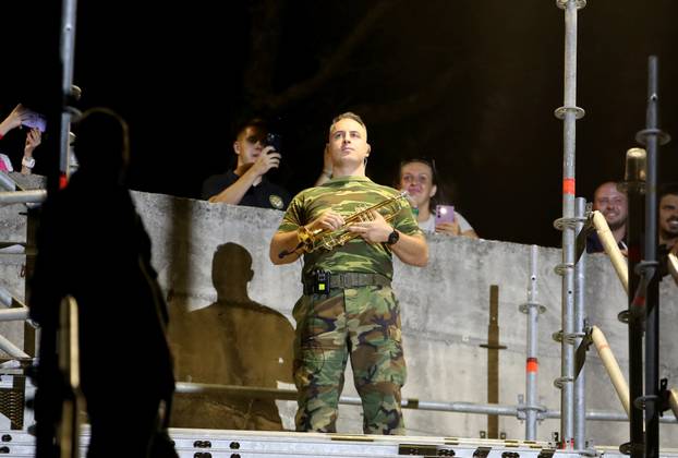 Koncert "Imotski ne zaboravi" na kojem nastupaju Bulić, Zečić i Thompson