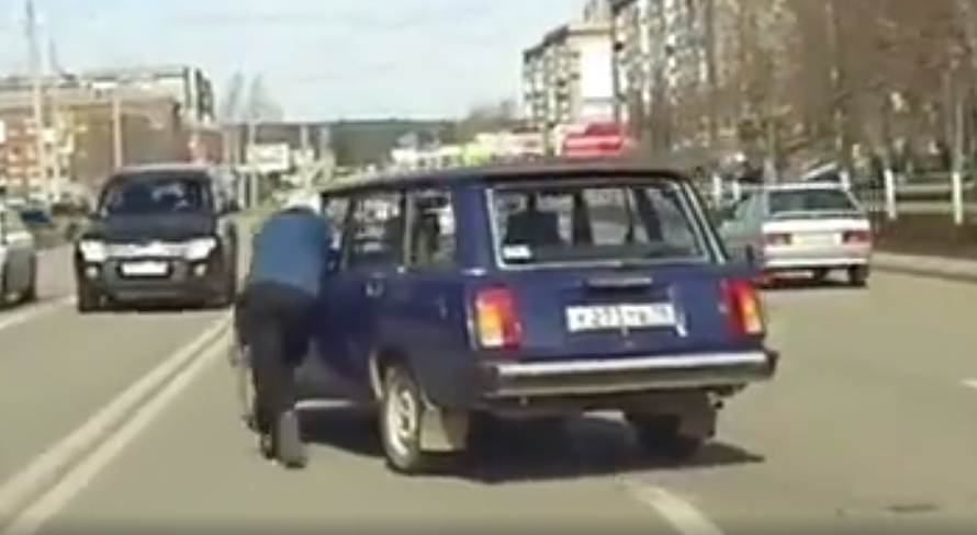 Urnebesno: Nakon Tesle i Lada je odlučila testirati - autopilot