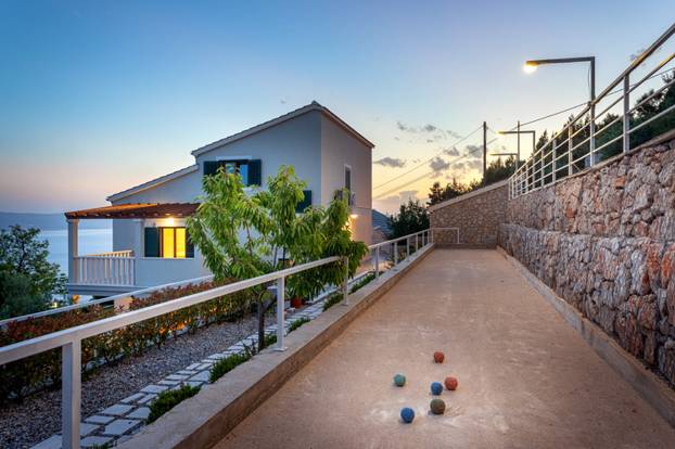 FOTO Ovo je Budimirova vila Pokora: Na ilegalnom katu su biljar i terasa, bazen će rušiti...