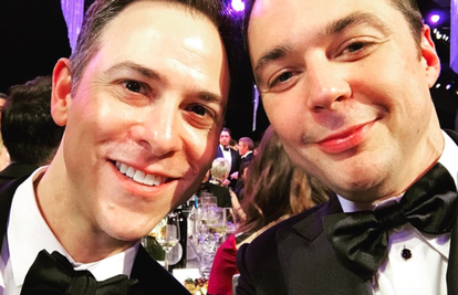 Nakon 14 godina veze: Sheldon se oženio sa svojim partnerom