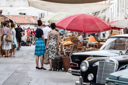 Snimaju se kadrovi britanske serije, Split okupirali oldtajmeri