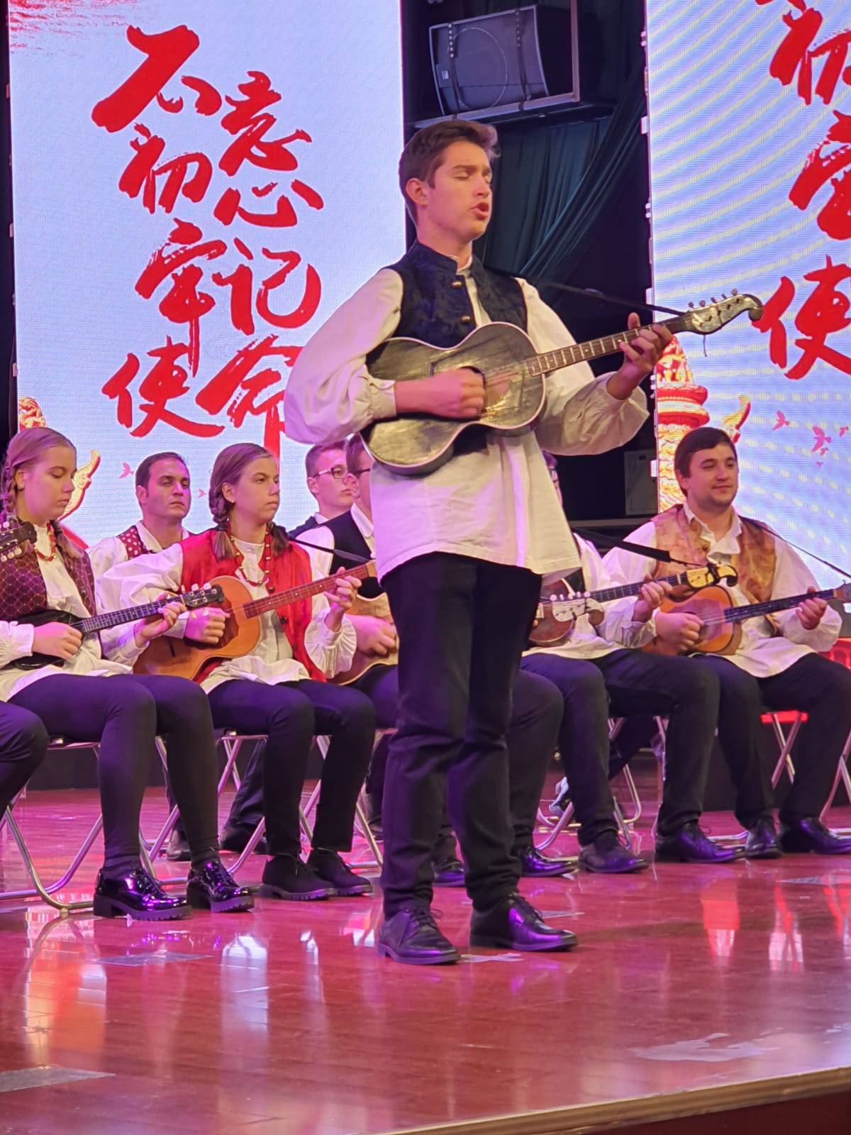 Najbolji tamburaški orkestar na svijetu: 'Vježbamo za nastupe po pet sati, ljeti svaki dan...'