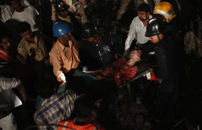 U urušavanju zgrade u Indiji poginulo je najmanje 30 ljudi