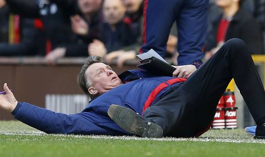 Louis van Gaal novinaru Skyja: Nemam komentara, gotovo je!