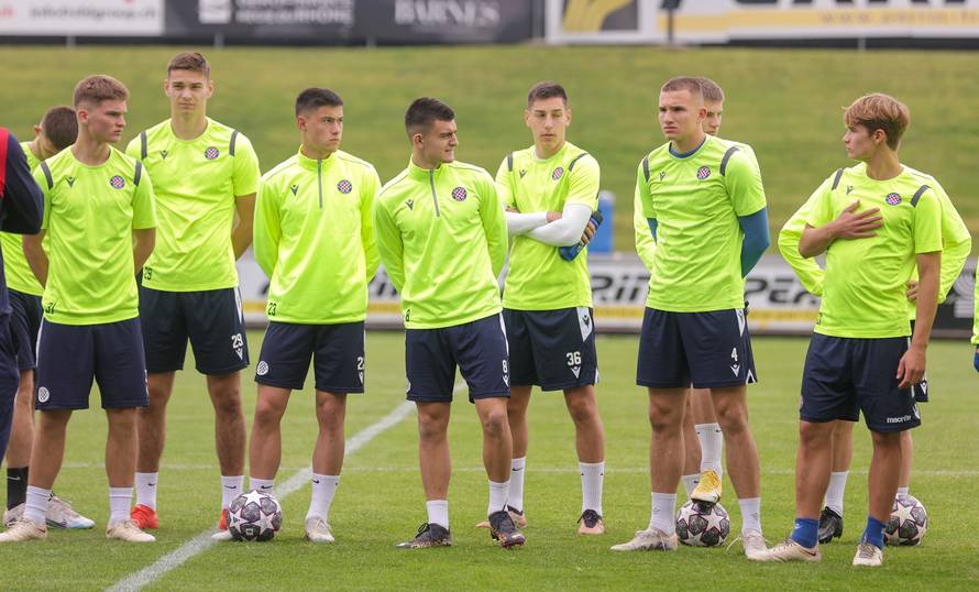 Nyon: Trening mladih nogometaša HNK Hajduk u Švicarskoj