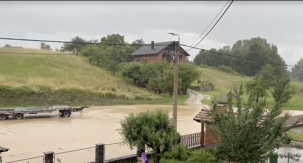 FOTO Ovo su posljedice oluje na sjeveru Hrvatske: Poplavljene ulice,  sve službe izašle na teren