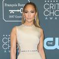 Minice su u modi: Diva Jennifer Lopez zna kako ih kombinirati