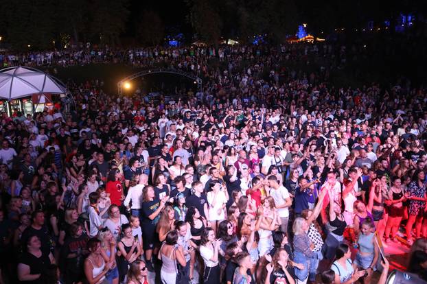 Psihomodo pop na Danima piva Karlovac