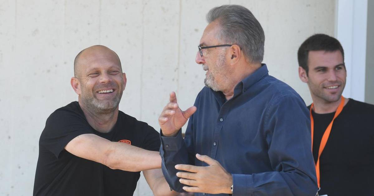 ‘Jedno je sigurno, Čačić ne ide u mirovinu! Hajduku čestitam jer deset godina nije bio tako blizu’ Računica najavio odlazak ‘Jedno je sigurno, Čačić ne ide u mirovinu! Hajduku čestitam jer deset godina nije bio tako blizu’ Računica najavio odlazak