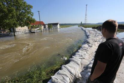 Nasip nije dovršen: Posavina nespremna za novi vodni val 