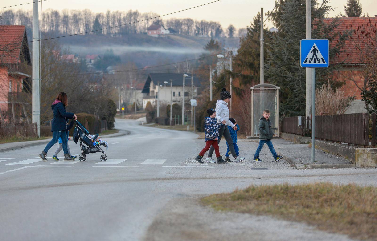 'Ova cesta je ruski rulet! Zar treba čekati da dijete strada?!'