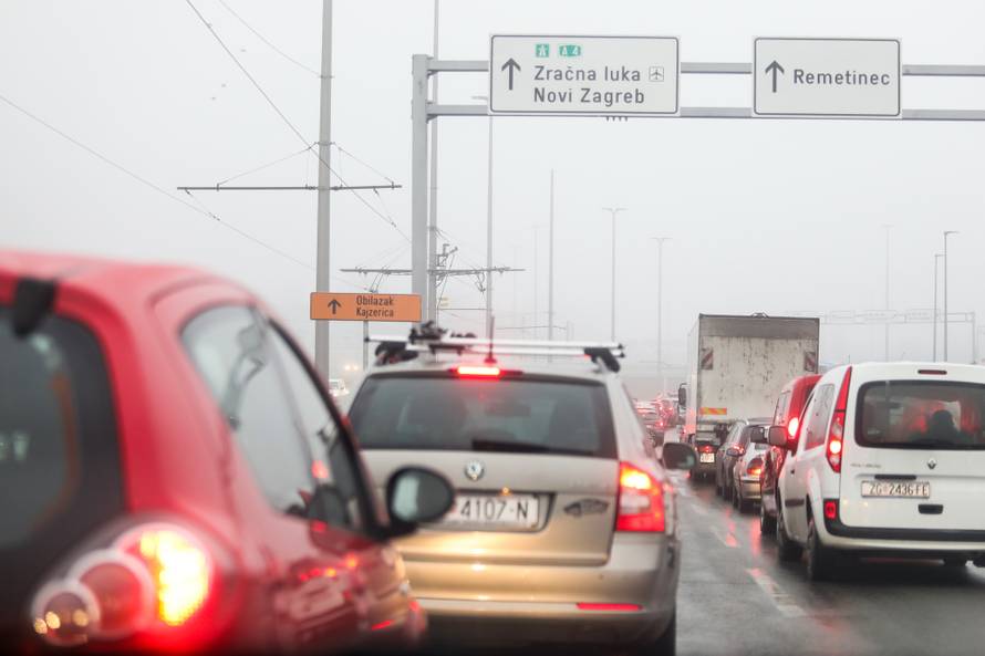 Zagreb: Prvi radni dan nakon puštanja u promet novog rotora u Remetincu