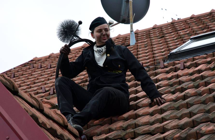 Djevojka s čarobnom četkom: U dimnjaku pronašla  tri kg zlata