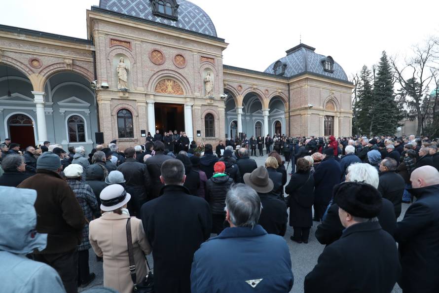Oproštaj od oca uz tamburaše: Marko je jedva susprezao suze