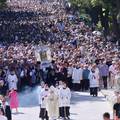 VIDEO Deseci tisuća ljudi stigli u Sinj, krenula je velika procesija