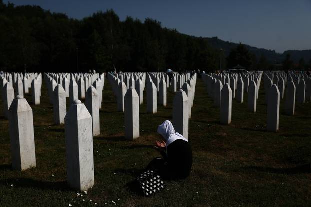 Obitelji ubijenih u Srebrenici prisjećju se svojih najmilijih