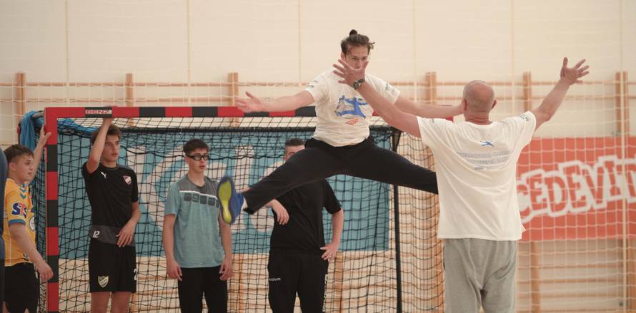 Kamp rukometnih vratara