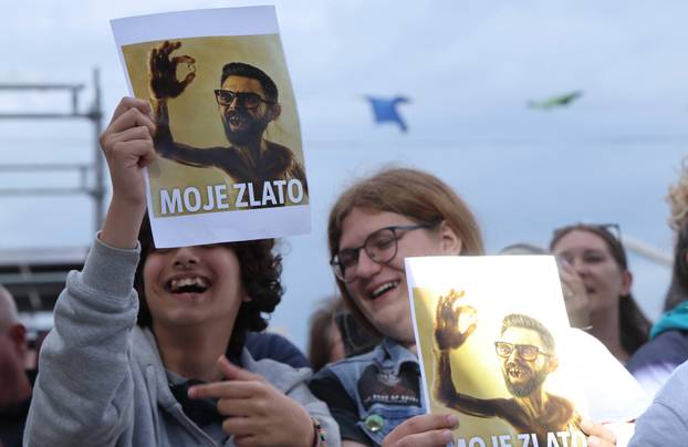 Split: Petar Grašo nastupio na rivi