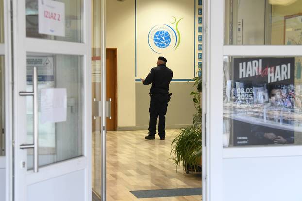 Koprivnica: Zbog dojava o bombama evakuirano na tisuće učenika srednjih i osnovnih škola