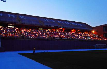 Tisuće lampiona na Maksimiru: 'Kuže, zauvijek jedan od nas"