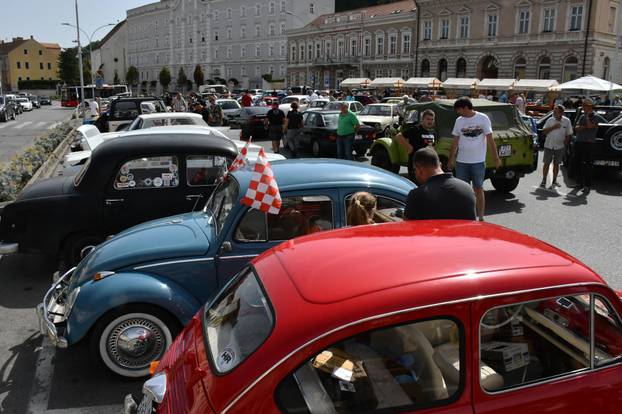 Požega: Čuveni modeli izloženi u sklopu oldtimer manifestacije"Trophy Zlatnom dolinom 2026."