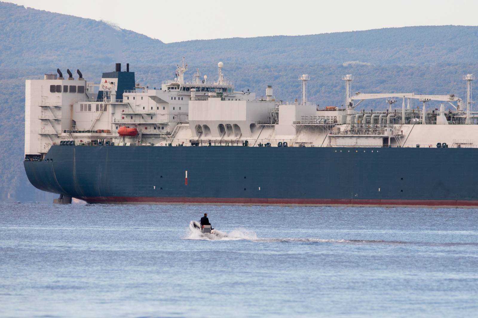 U Rijeku je doplovio dugoočekivani  plutajući LNG terminal