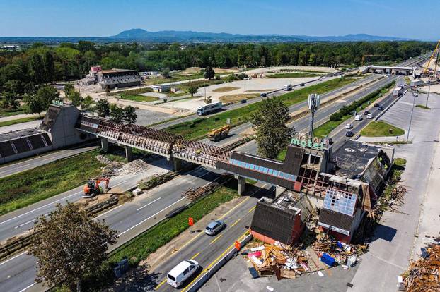 Zagreb: Snimke iz zraka rušenja starog Motela Plitvice na zagreba?koj obilaznici 