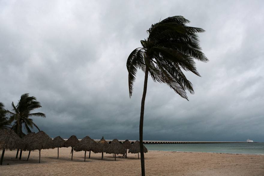 U tijeku su evakuacije dok se uragan Milton 5. kategorije približava meksičkom poluotoku Yucatán