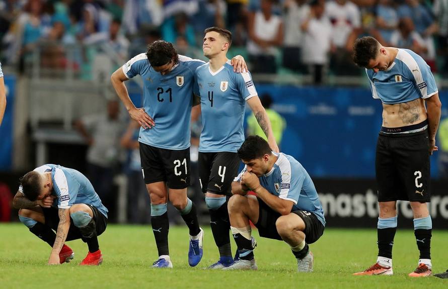Suárez tragičar Urugvaja: Peru senzacionalni polufinalist Cope