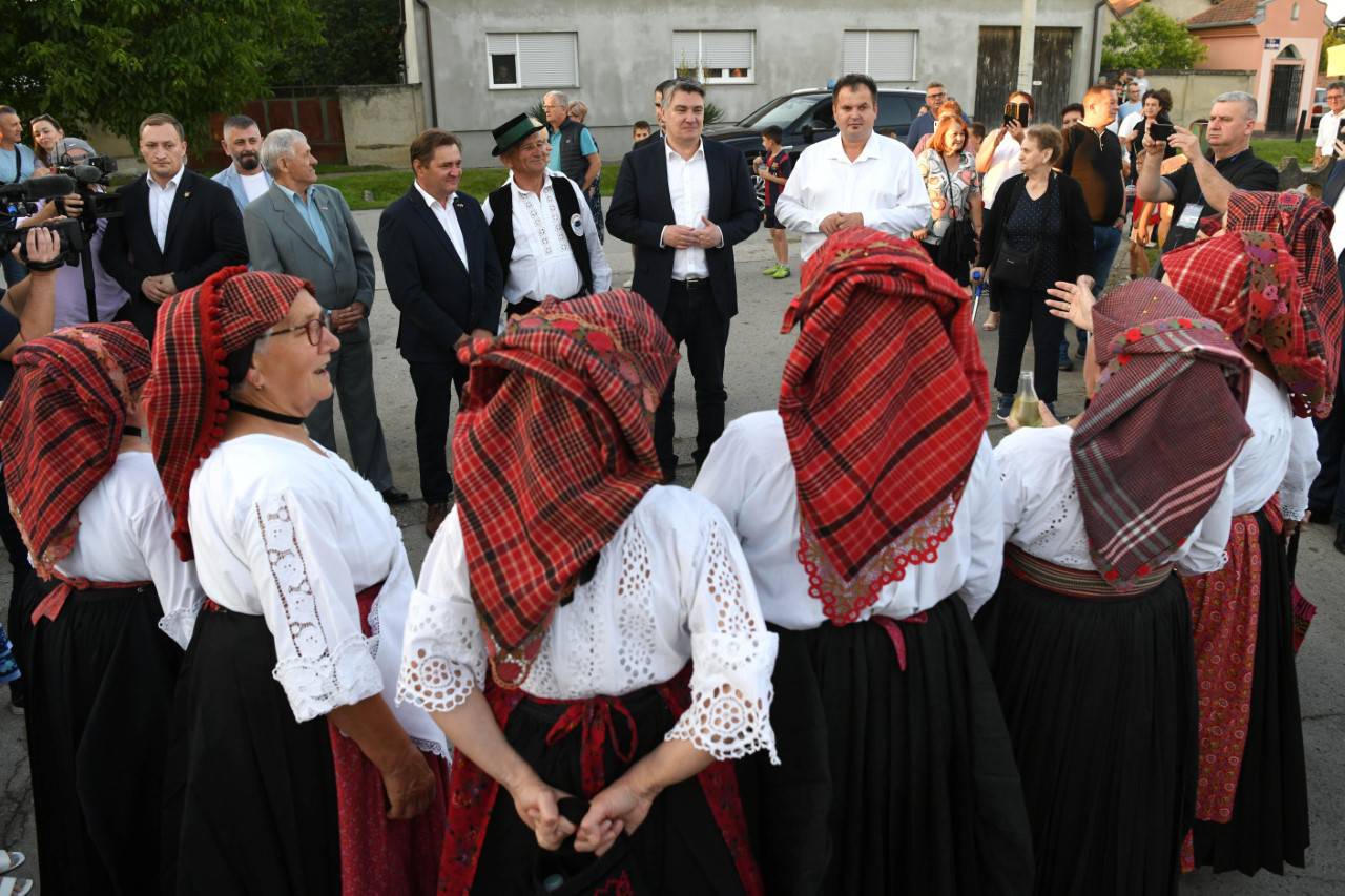 Milanović u Babinoj Gredi na otvorenju Bećarfesta: Čuvari ste stoljetne tradicije našeg naroda