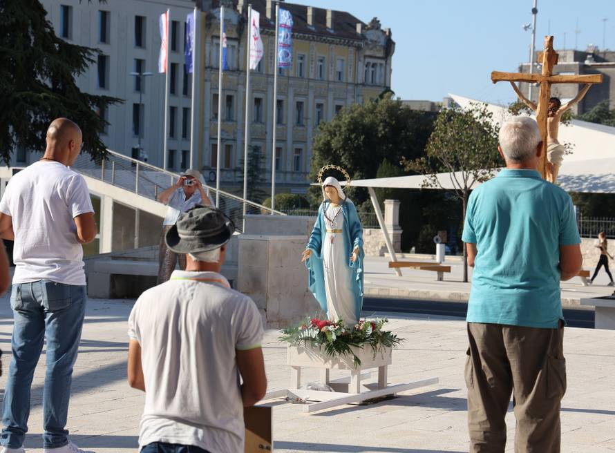 Šibenik: Molitelji na gradskim trgovima prve subote u mjesecu