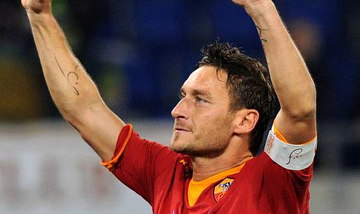 Mister 500: Slavljenik  Totti ne misli stati u Romi do 40. godine