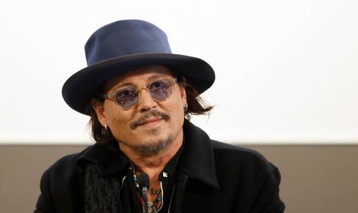 Daleko od Hollywooda i drame: Johnny Depp preselio se na selo