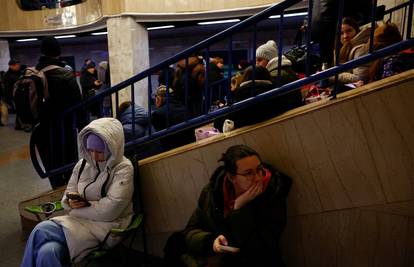 VIDEO Zračna uzbuna u čitavoj Ukrajini zbog žestokih napada projektilima, ljudi u podzemnoj