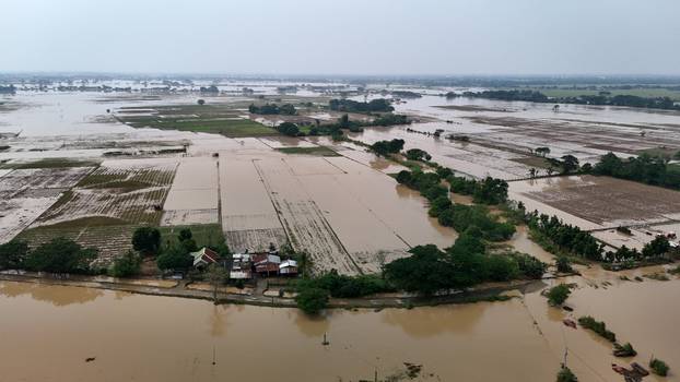 Aftermath of super typhoon Man-Yi in Quezon