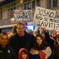 FOTO Navijači se okupljaju na ulicama diljem Zagreba: Čekaju da prođe autobus s vatrenima