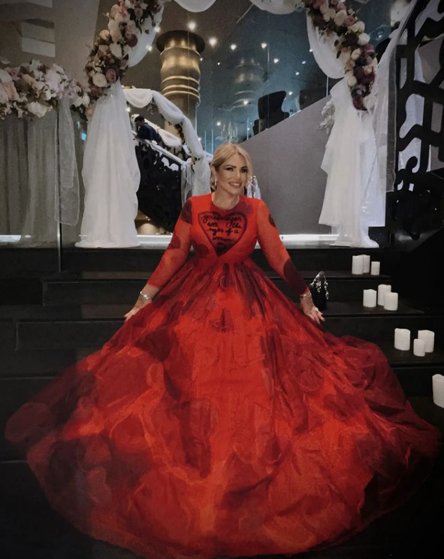 Ana Bučević predala buket Ivi Todorić: 'Želim gledati kako živiš ljubav kao i ja ovaj tren'