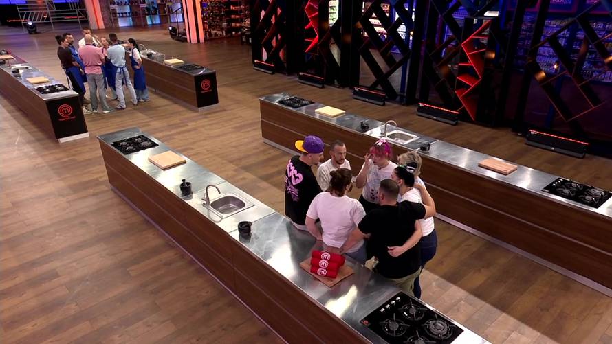 Zakuhalo se u crvenom timu MasterChefa: Filip nije znao odgovor, Mario ga upozorio
